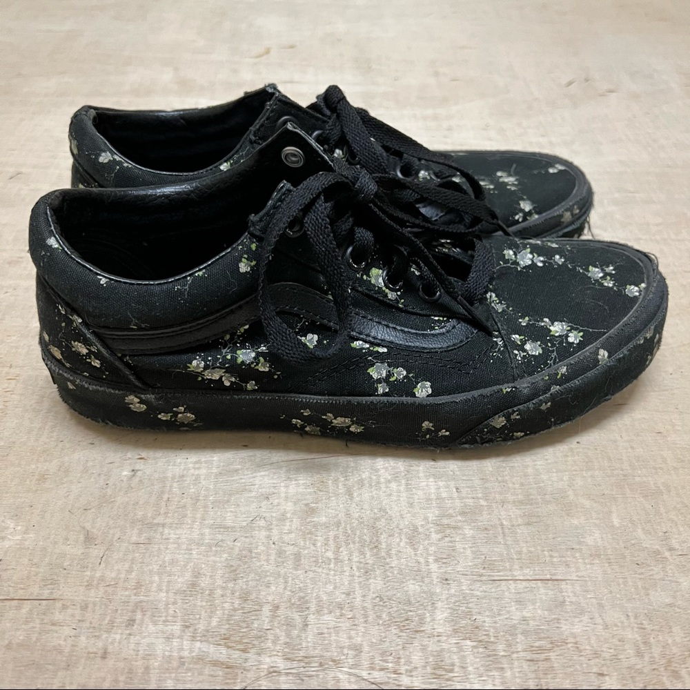 Rare Vans Midnight Black Floral Sneakers Size 7 Gem